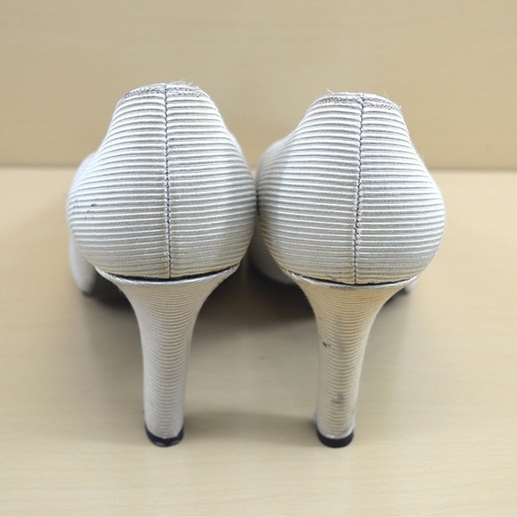 YVES SAINT LAURENT *VINTAGE* PUMP #170-27